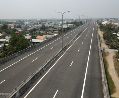 Chính phủ đề xuất cơ chế đặc thù đầu tư cao tốc, quốc lộ